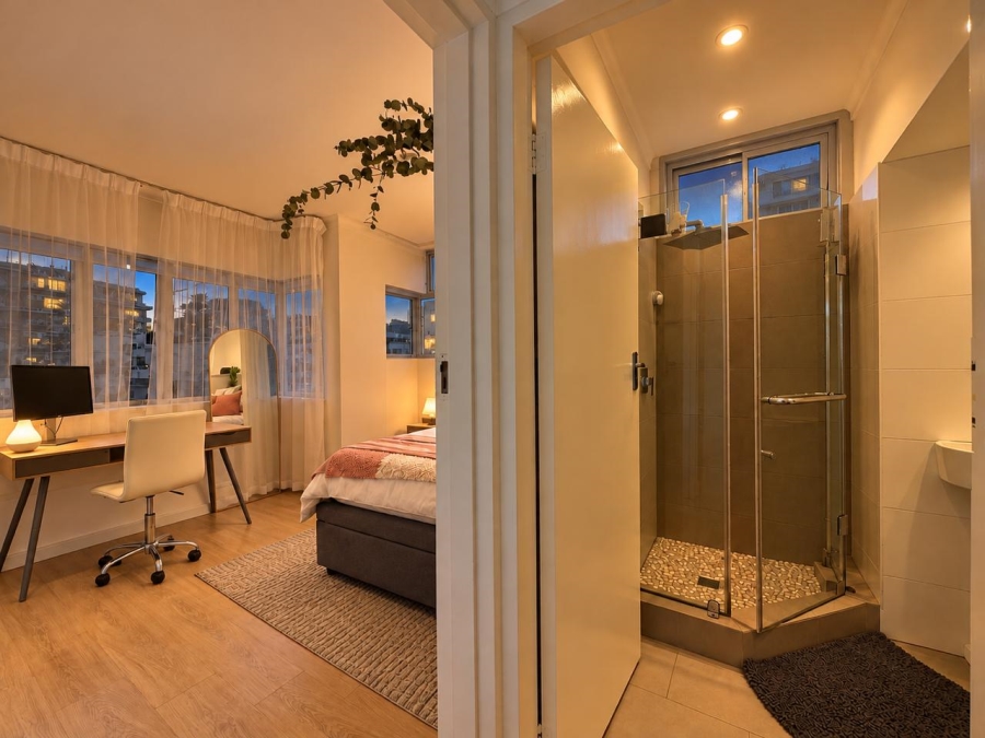 To Let 3 Bedroom Property for Rent in Sea Point Western Cape